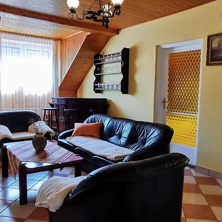 Grosse Fuer 6 Personen By Interhome * زلاكاروس