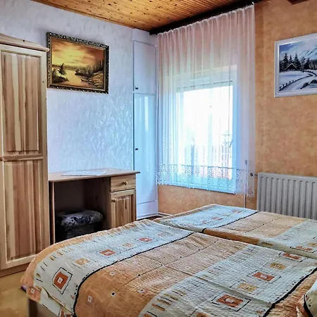 Grosse Fuer 6 Personen By Interhome شقة